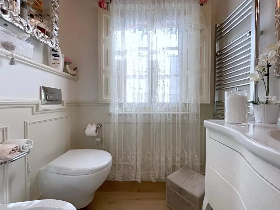 Immagine 28 di Casa indipendente in vendita  a Camaiore