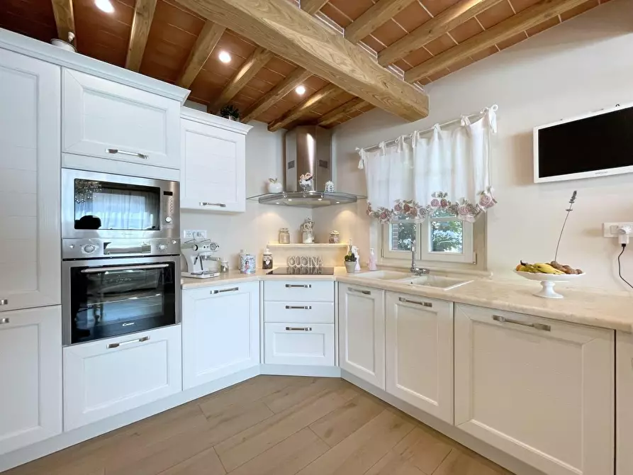 Immagine 6 di Casa indipendente in vendita  a Camaiore