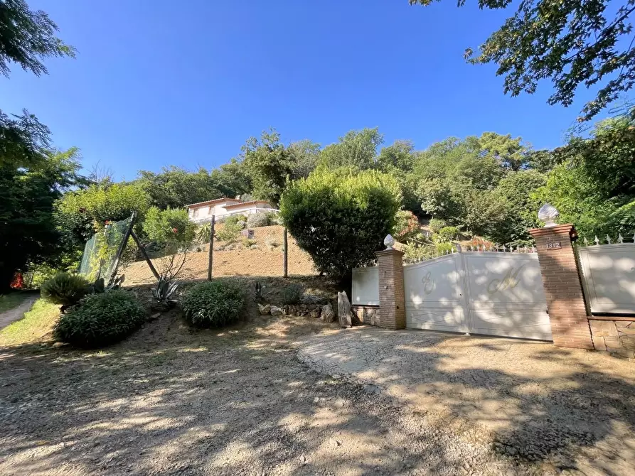 Immagine 67 di Casa indipendente in vendita  a Camaiore