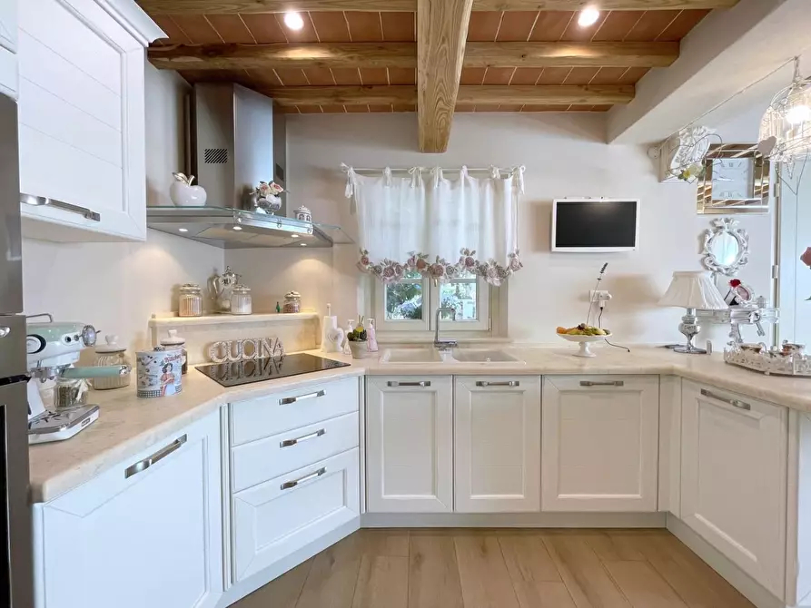 Immagine 7 di Casa indipendente in vendita  a Camaiore