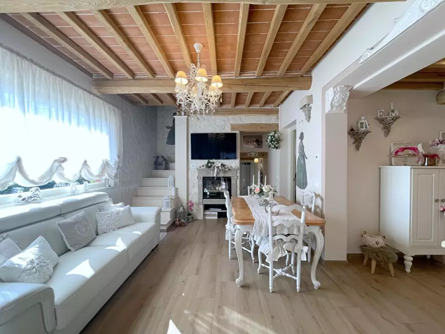 Immagine 3 di Casa indipendente in vendita  a Camaiore