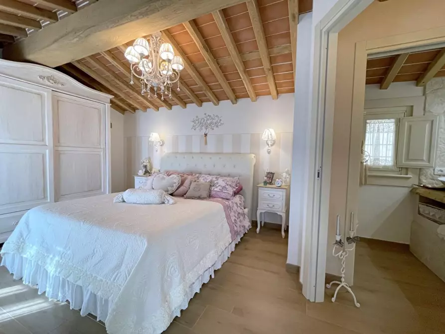 Immagine 38 di Casa indipendente in vendita  a Camaiore