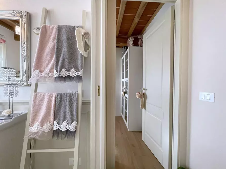 Immagine 21 di Casa indipendente in vendita  a Camaiore