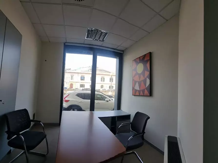 Immagine 7 di Locale commerciale in affitto  a Livorno