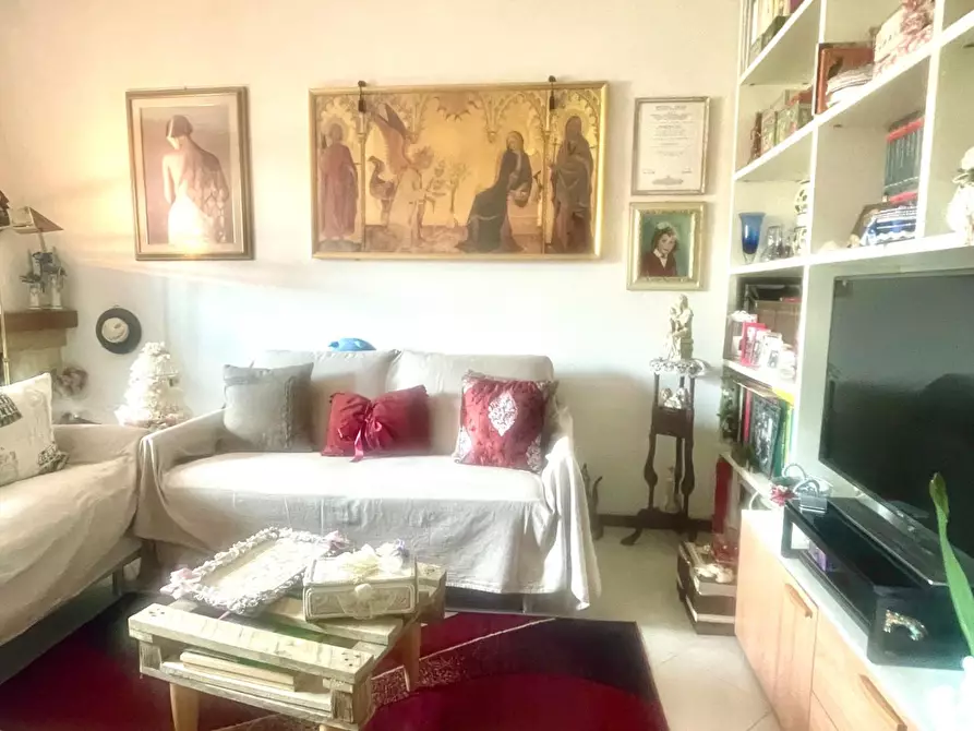 Immagine 2 di Appartamento in vendita  a Siena