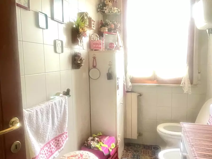 Immagine 21 di Appartamento in vendita  a Siena