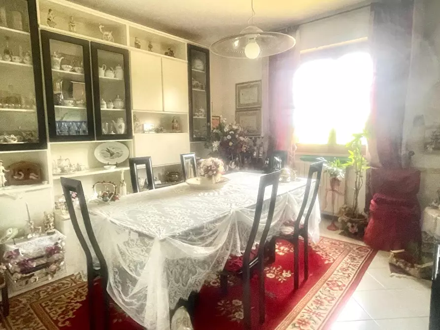 Immagine 11 di Appartamento in vendita  a Siena