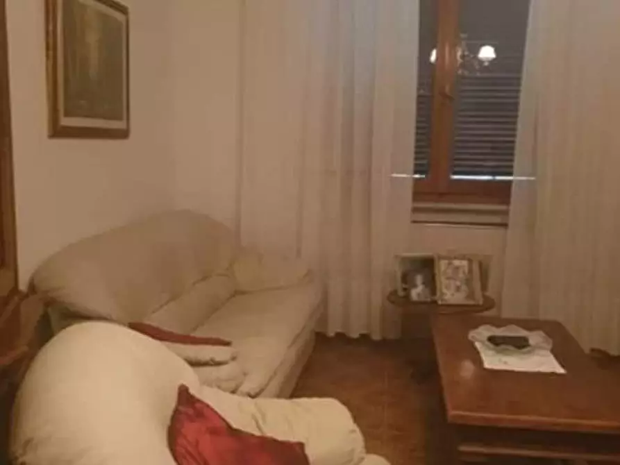Immagine 29 di Porzione di casa in vendita  a Massa