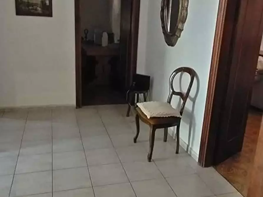 Immagine 30 di Porzione di casa in vendita  a Massa