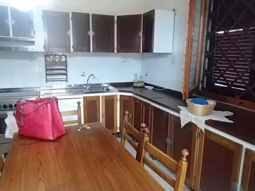 Immagine 5 di Porzione di casa in vendita  a Massa