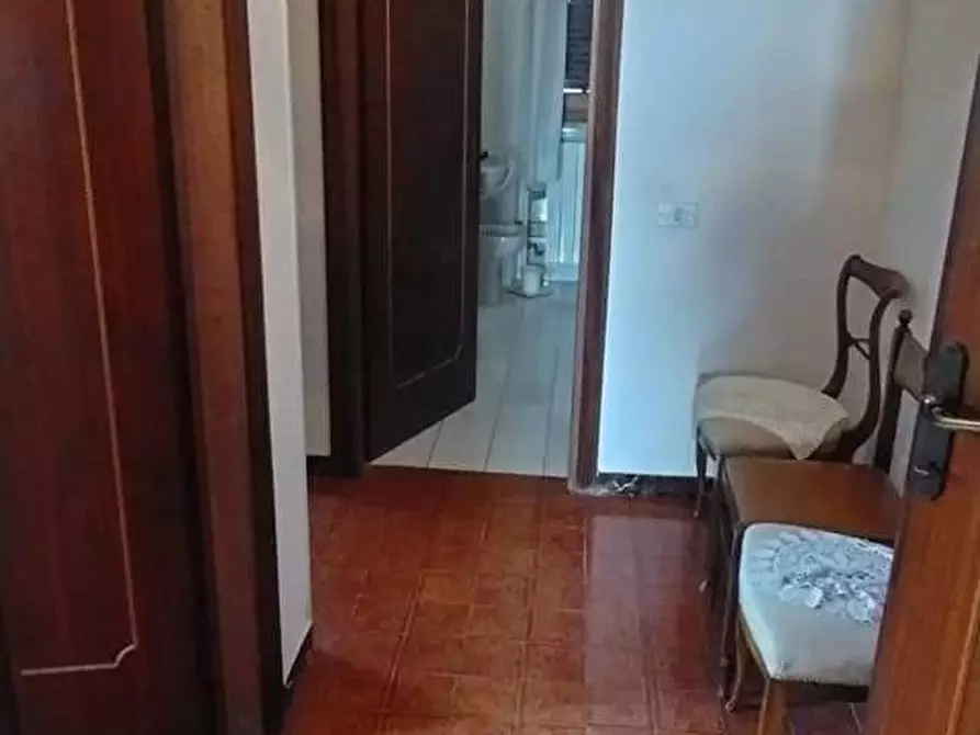Immagine 21 di Porzione di casa in vendita  a Massa