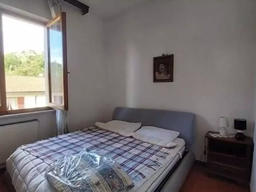 Immagine 33 di Porzione di casa in vendita  a Massa