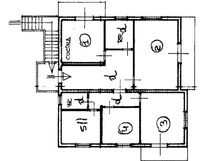 Immagine 37 di Porzione di casa in vendita  a Massa