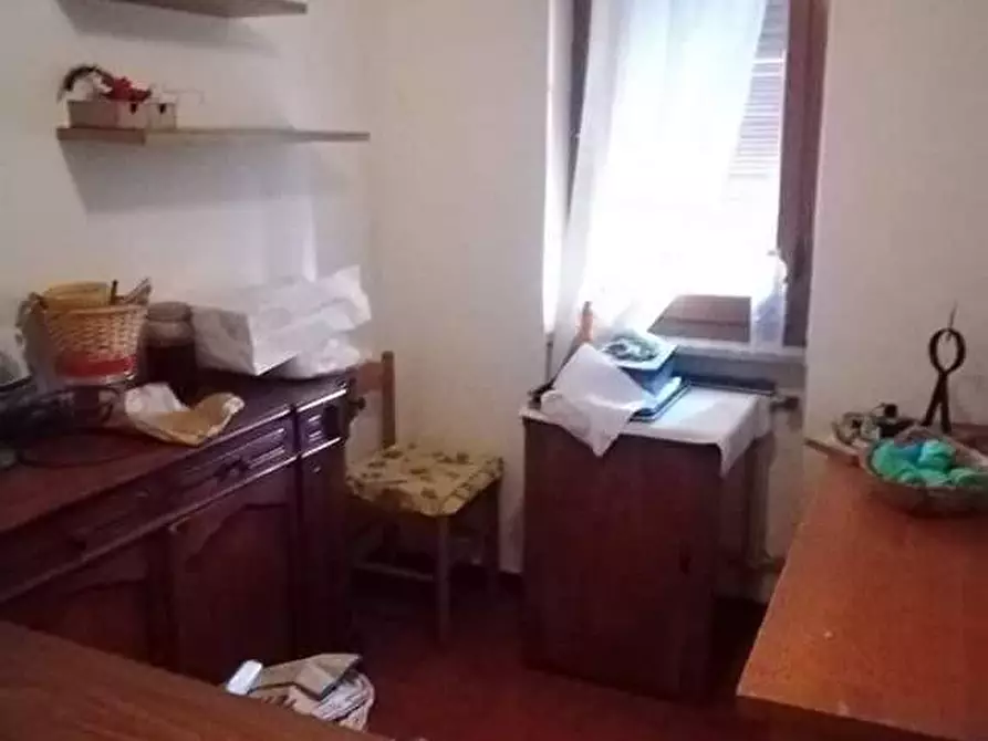 Immagine 18 di Porzione di casa in vendita  a Massa