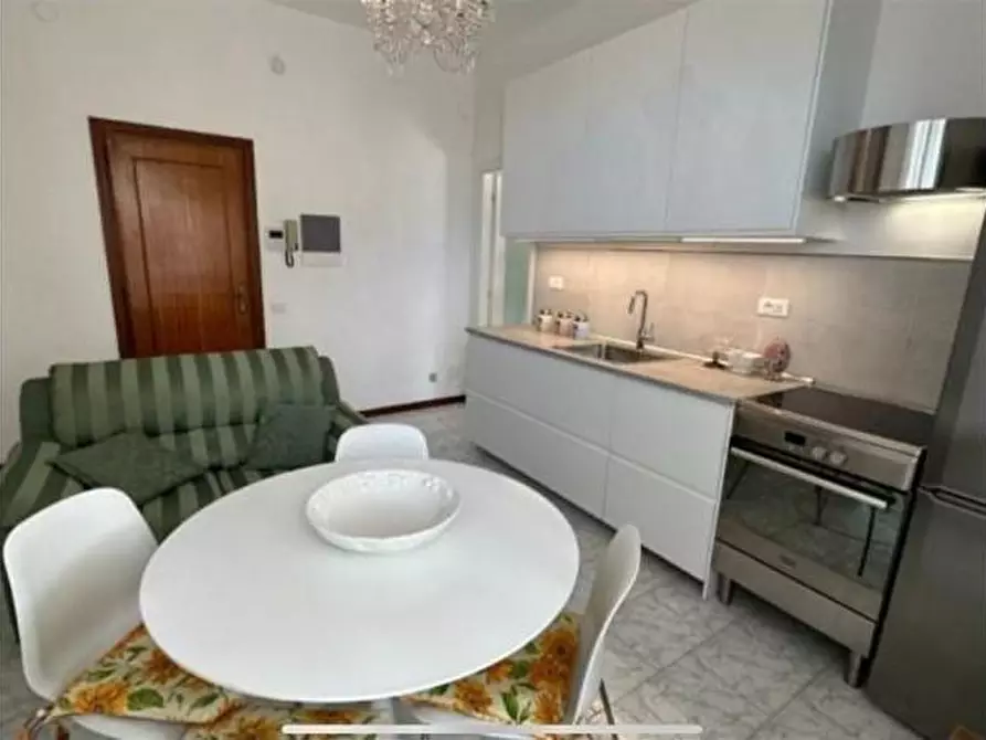 Immagine 4 di Appartamento in vendita  a Massa