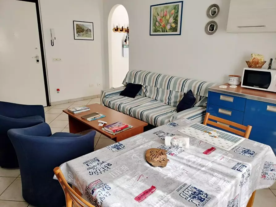 Immagine 4 di Appartamento in vendita  a Massa