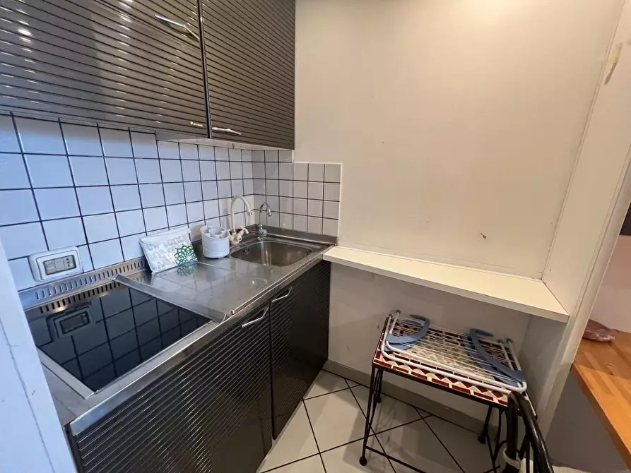 Immagine 15 di Palazzo in vendita  a Camaiore