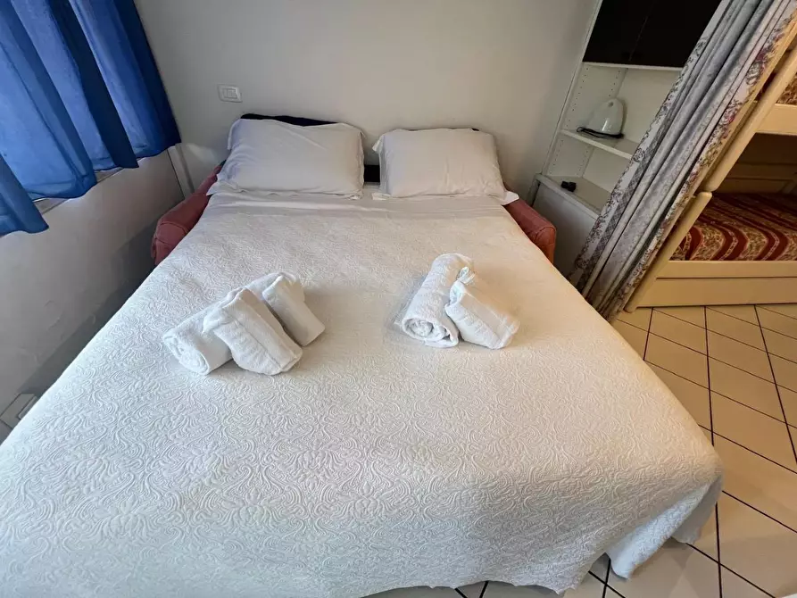 Immagine 17 di Palazzo in vendita  a Camaiore