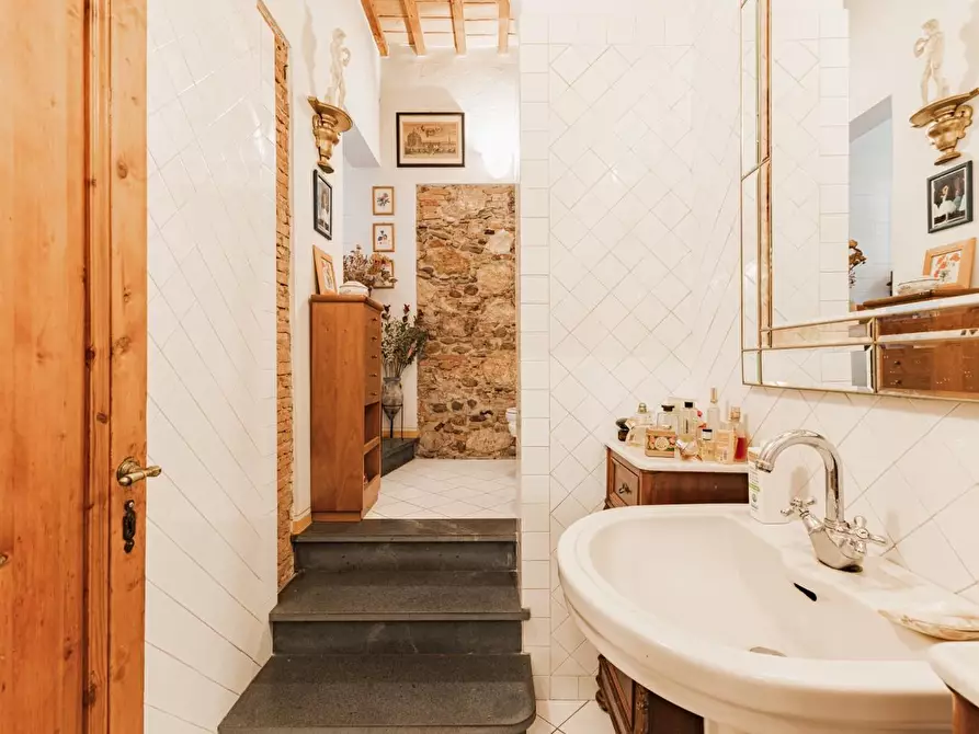 Immagine 19 di Appartamento in vendita  a Vicopisano