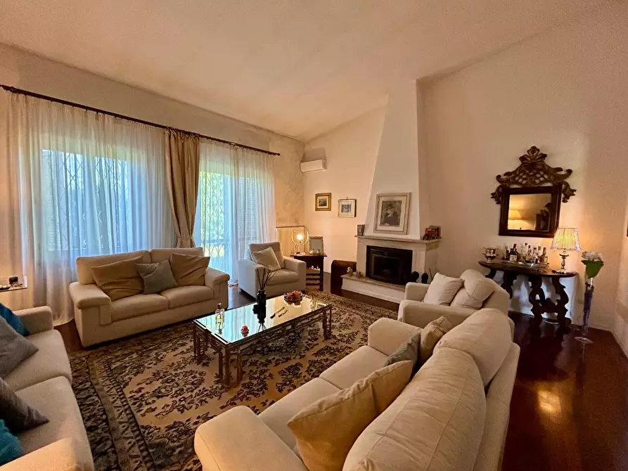 Immagine 5 di Villa in vendita  a Montelupo Fiorentino