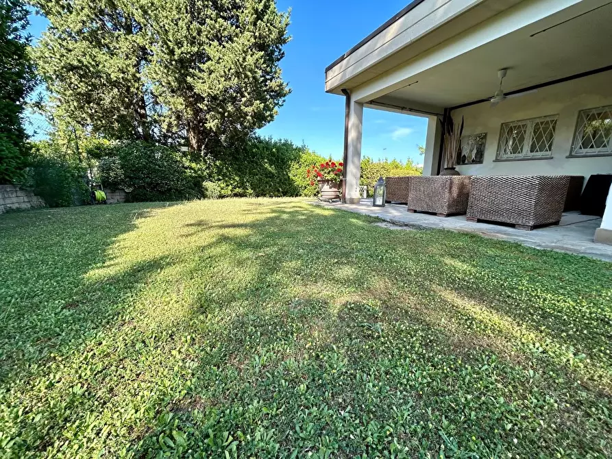 Immagine 21 di Villa in vendita  a Montelupo Fiorentino