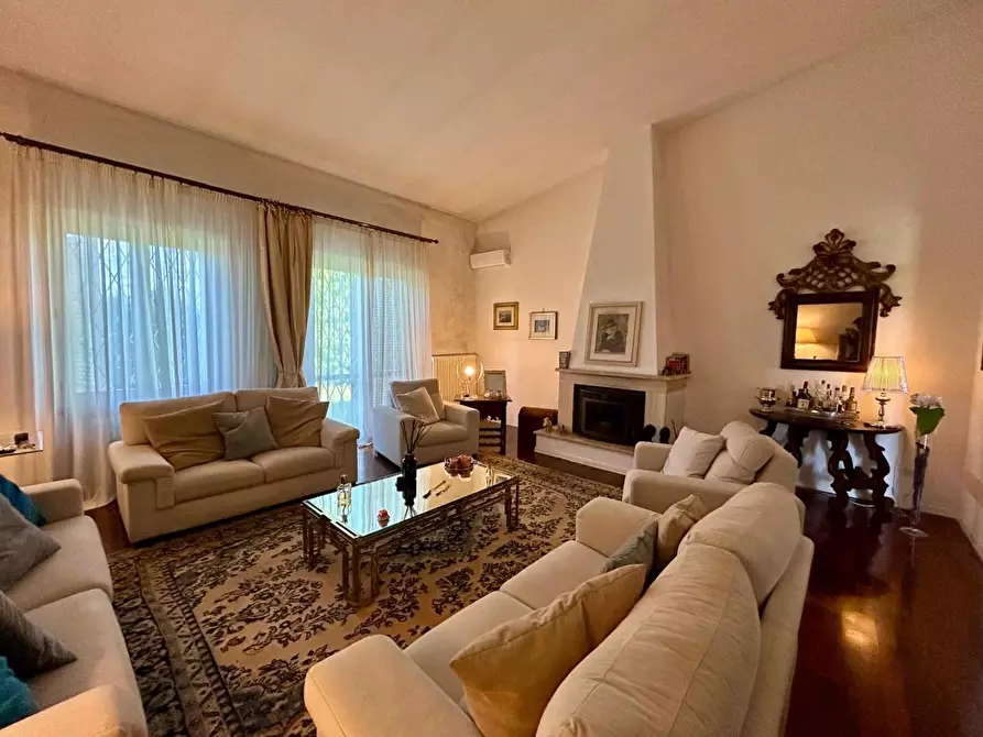 Immagine 17 di Villa in vendita  a Montelupo Fiorentino