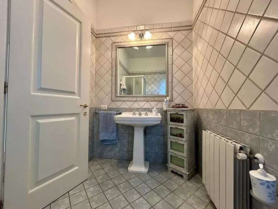 Immagine 33 di Villa in vendita  a Montelupo Fiorentino