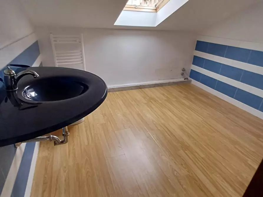 Immagine 16 di Casa indipendente in vendita  a Carrara