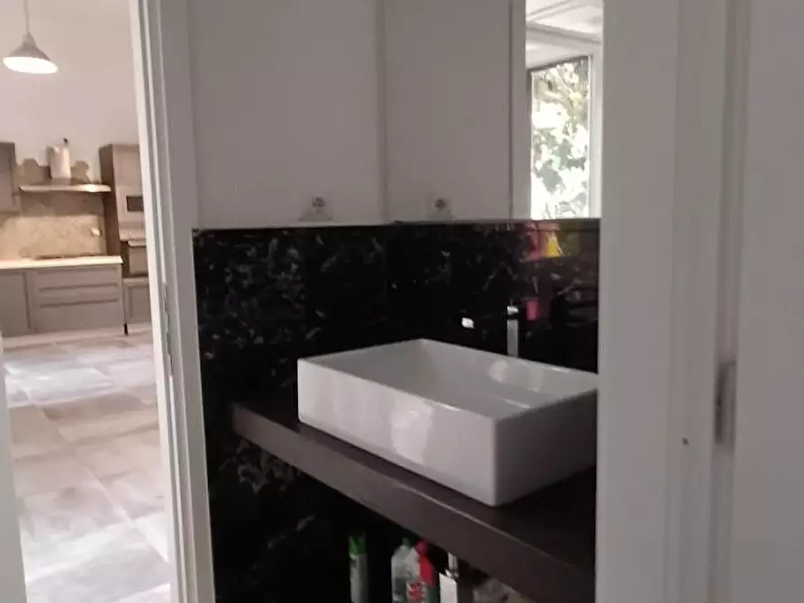 Immagine 4 di Casa indipendente in vendita  a Carrara