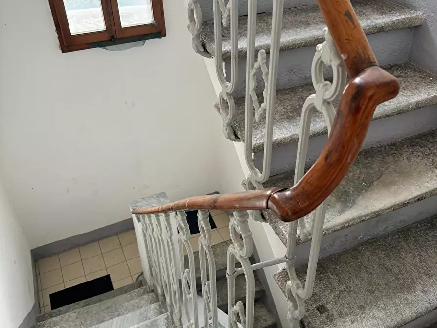 Immagine 6 di Appartamento in vendita  a Viareggio