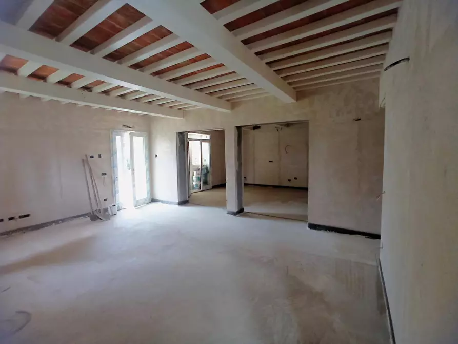 Immagine 2 di Villa in vendita  a San Giuliano Terme