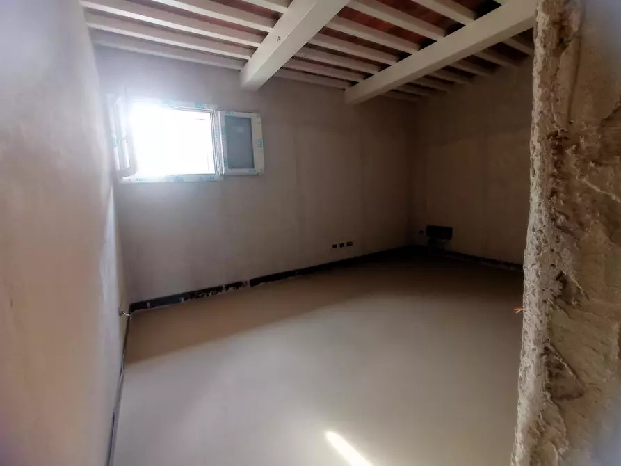 Immagine 5 di Villa in vendita  a San Giuliano Terme