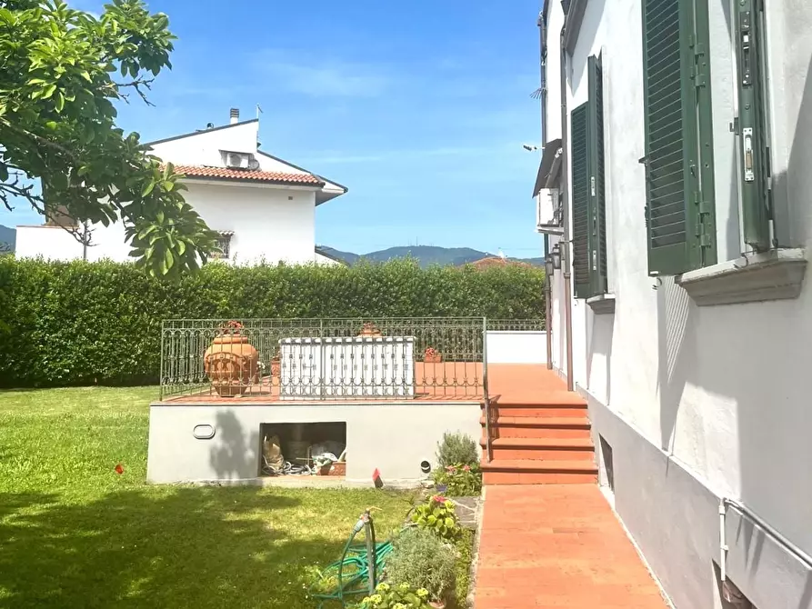 Immagine 1 di Villa in vendita  a Pisa