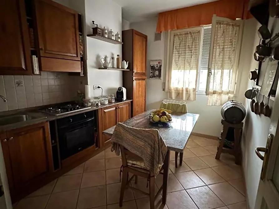 Immagine 21 di Appartamento in vendita  a Massa