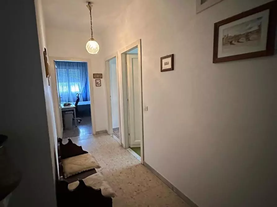 Immagine 2 di Appartamento in vendita  a Massa