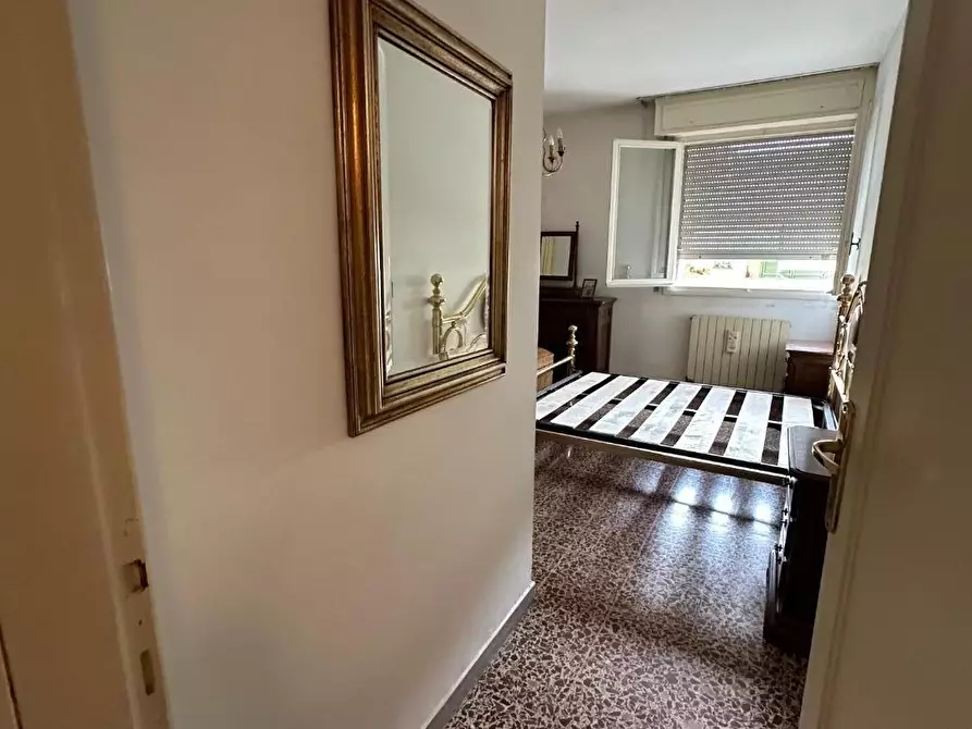 Immagine 5 di Appartamento in vendita  a Massa