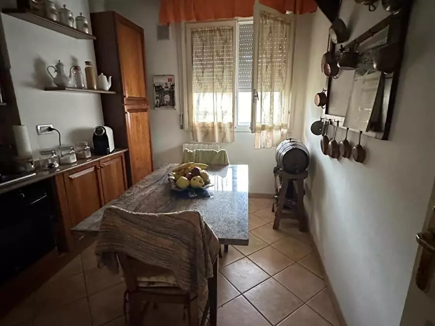 Immagine 15 di Appartamento in vendita  a Massa