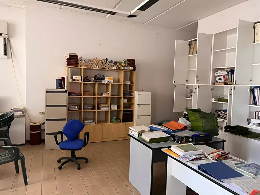 Immagine 6 di Ufficio in vendita  a Poggibonsi