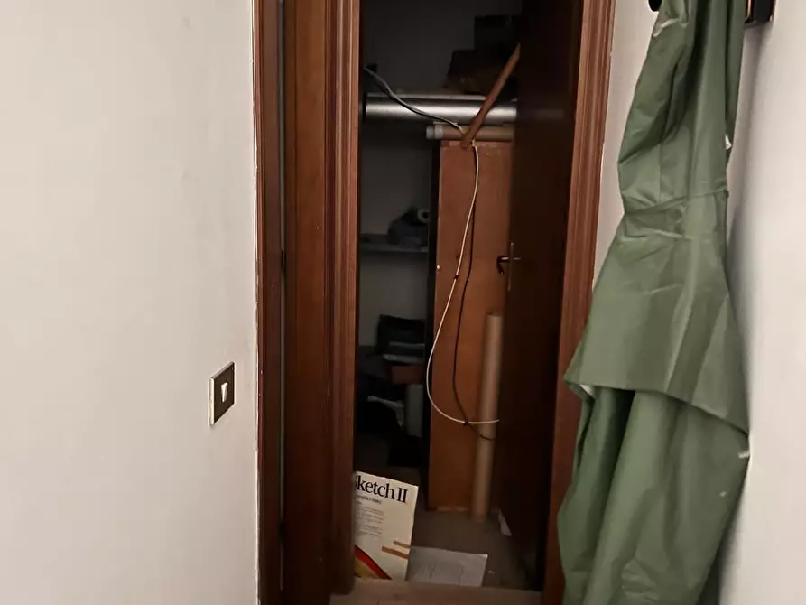 Immagine 9 di Ufficio in vendita  a Poggibonsi