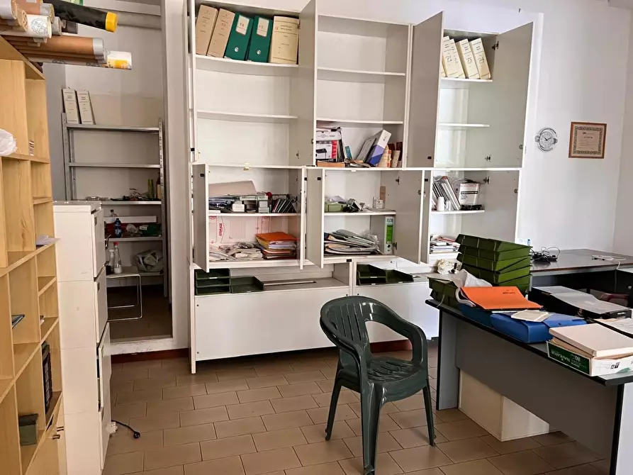 Immagine 3 di Ufficio in vendita  a Poggibonsi