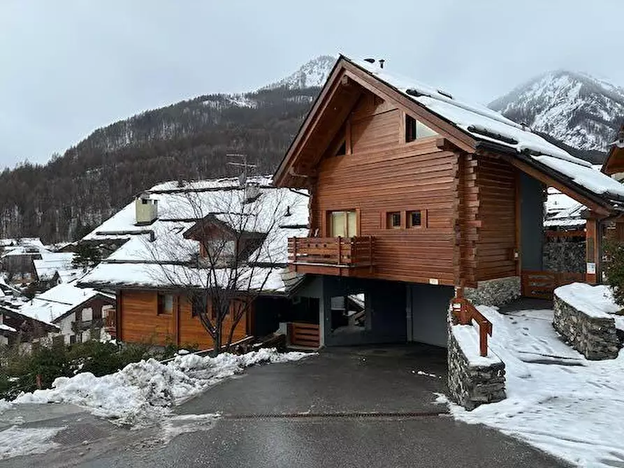 Immagine 1 di Garage in vendita  a Bardonecchia