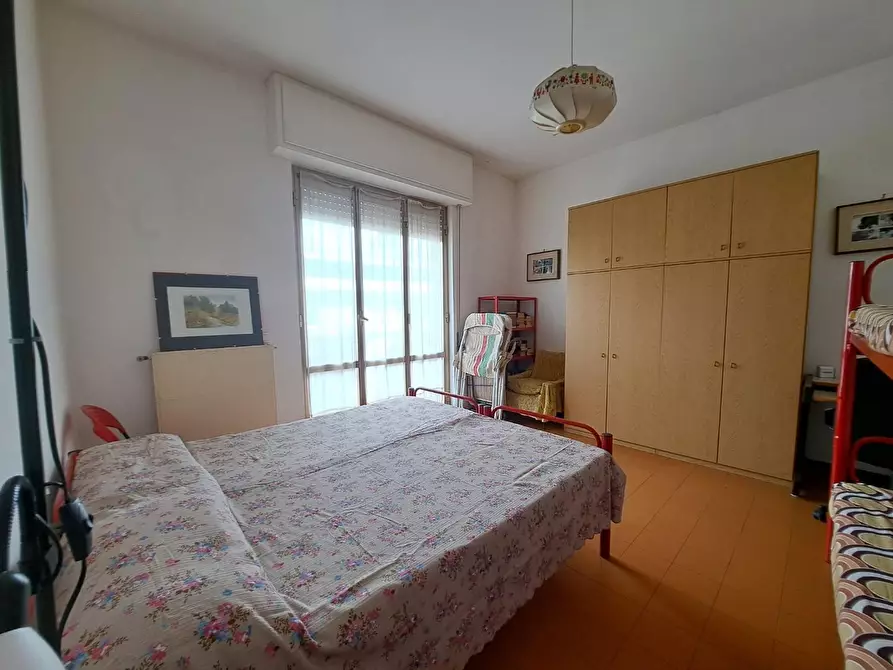 Immagine 15 di Appartamento in vendita  a Carrara