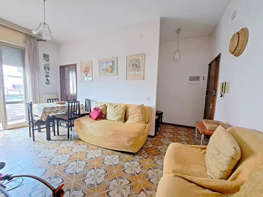 Immagine 7 di Appartamento in vendita  a Carrara