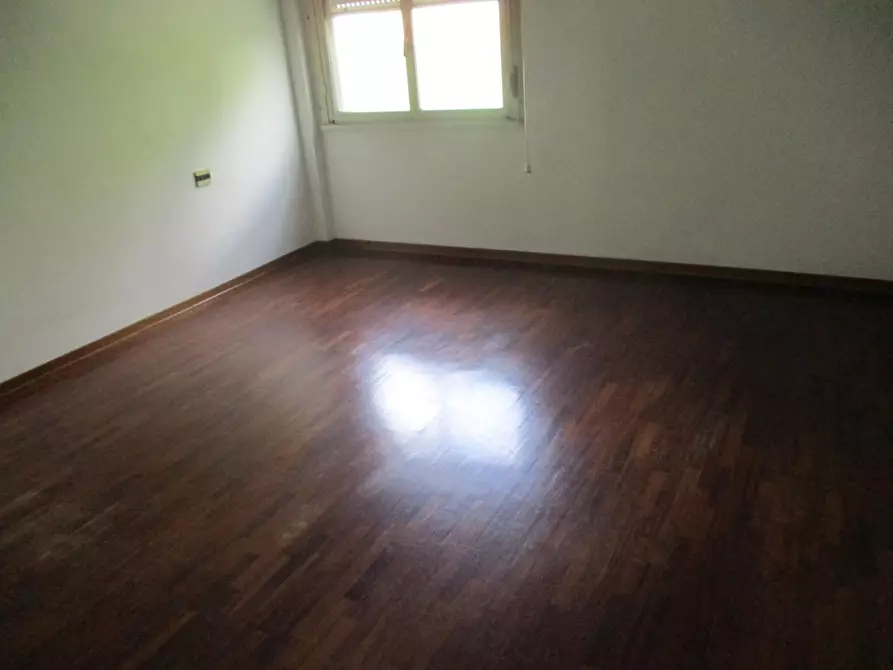 Immagine 10 di Appartamento in vendita  a Pontedera