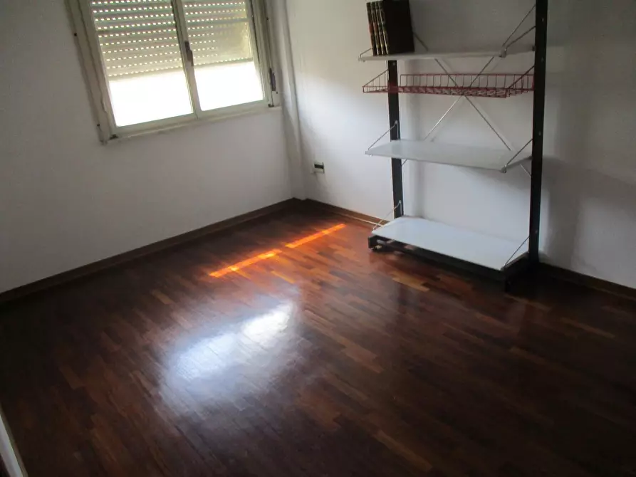 Immagine 5 di Appartamento in vendita  a Pontedera