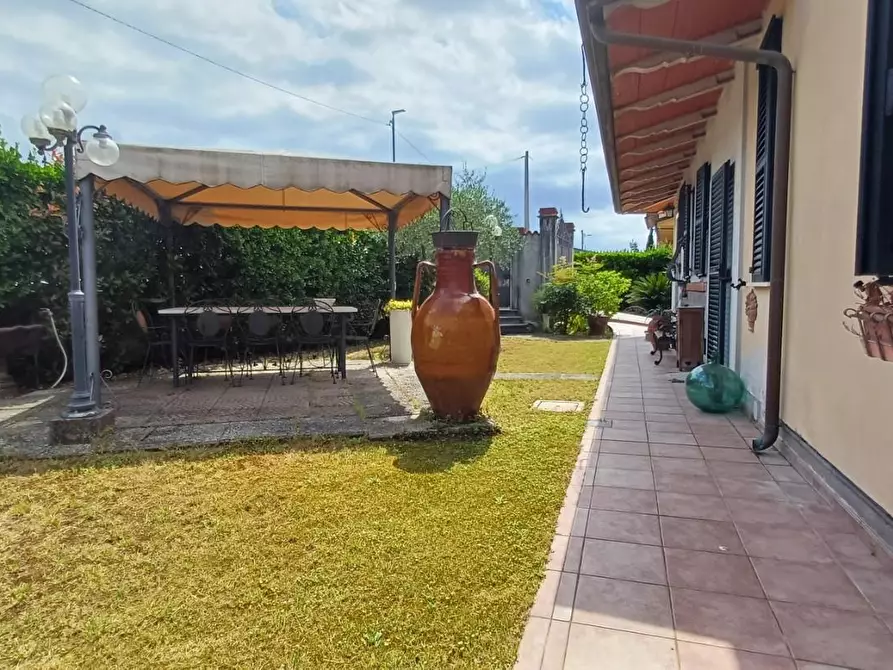 Immagine 20 di Casa semindipendente in vendita  a Massa