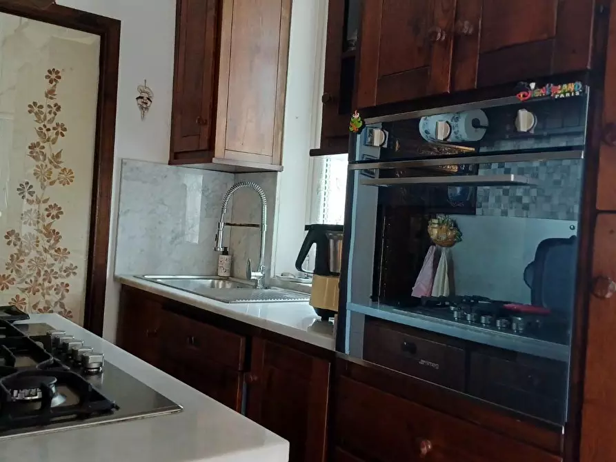 Immagine 5 di Casa semindipendente in vendita  a Massa