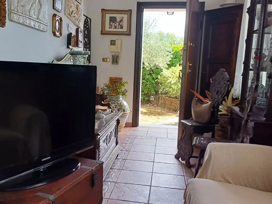 Immagine 3 di Casa semindipendente in vendita  a Massa