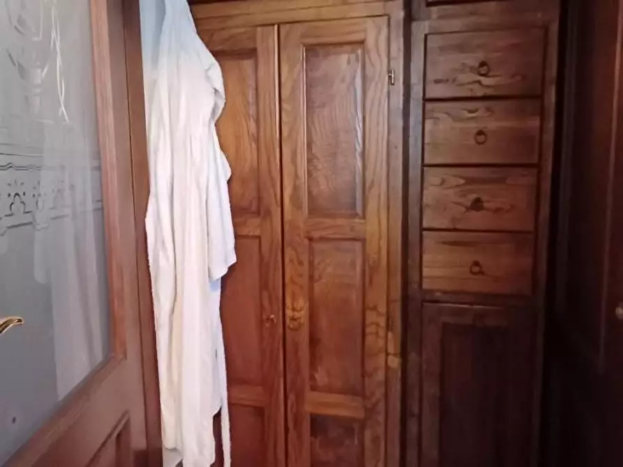 Immagine 11 di Casa semindipendente in vendita  a Massa