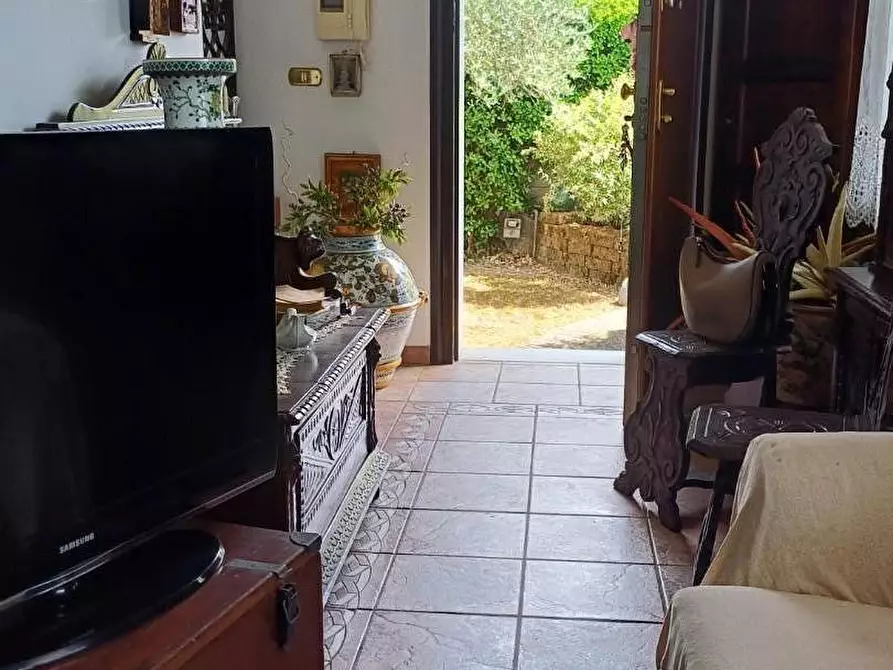 Immagine 4 di Casa semindipendente in vendita  a Massa